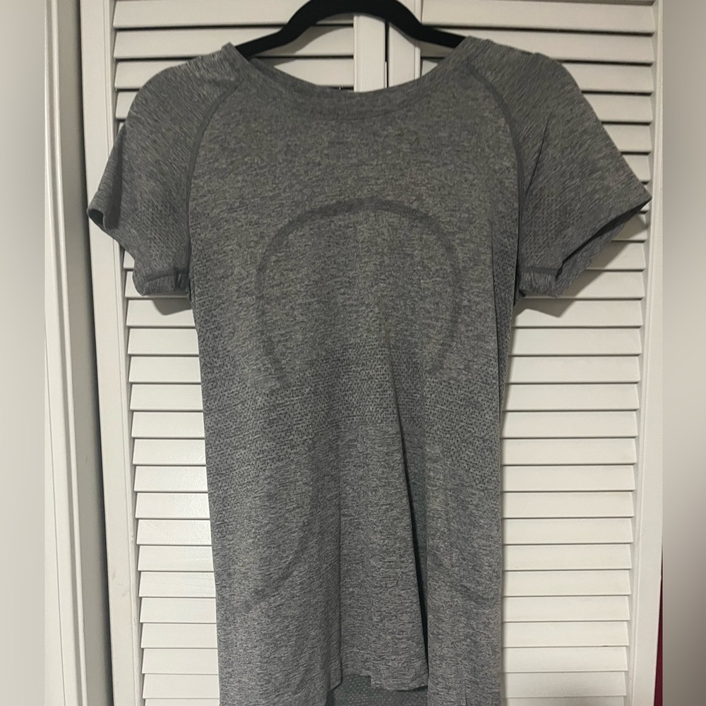 Lululemon | Swiftly Tech Short-Sleeve Shirt 2.0 | Color: Slate/White | Size 8